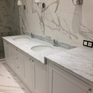 marmora vannas istabas virsma