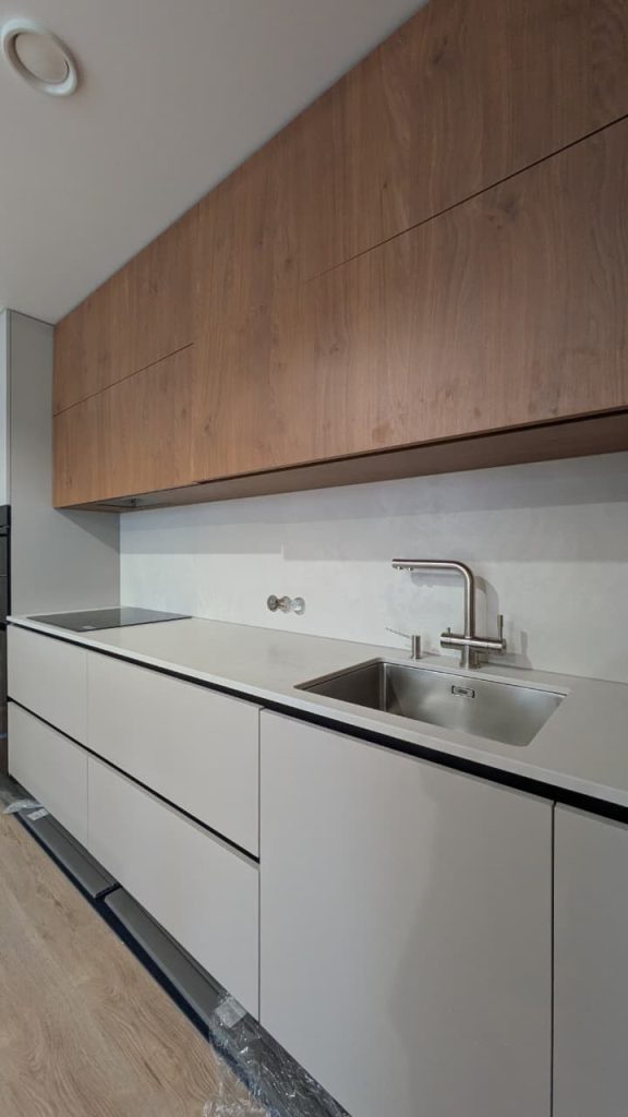 Mākslīgā akmens virtuve