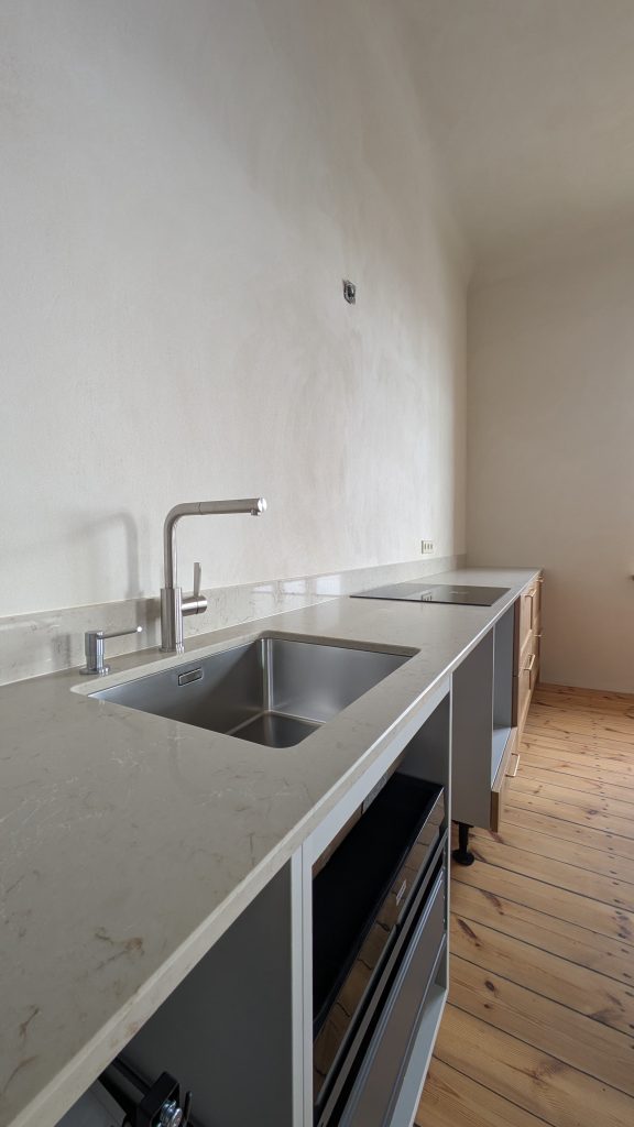 Caerstone kvarcs virtuvei