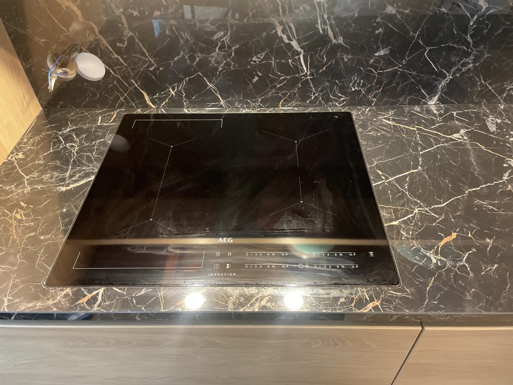 keramgranīta virtuves virsma